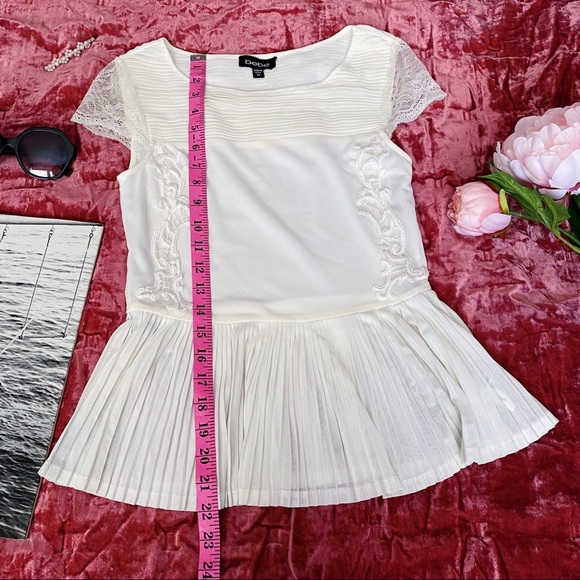 Bebe white short sleeve lace top (xs) - Picture 3 of 4